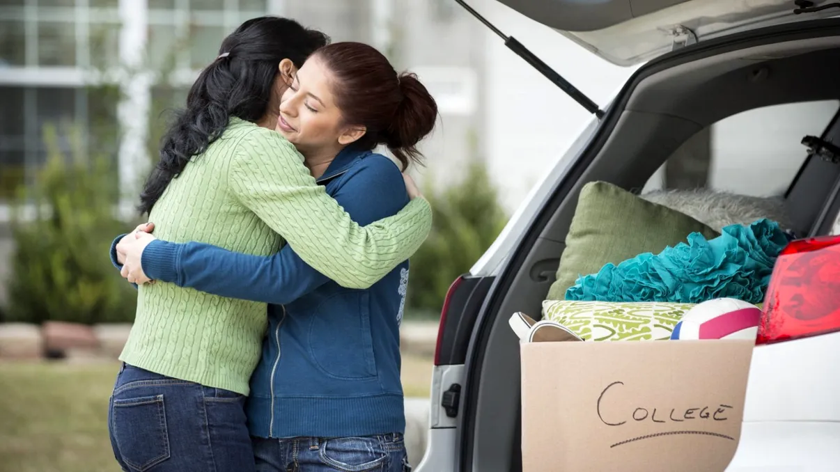 Ţările europene în care oamenii pleacă din casa părinţilor cel mai târziu şi cel mai devreme. Diferenţa este de 10 ani