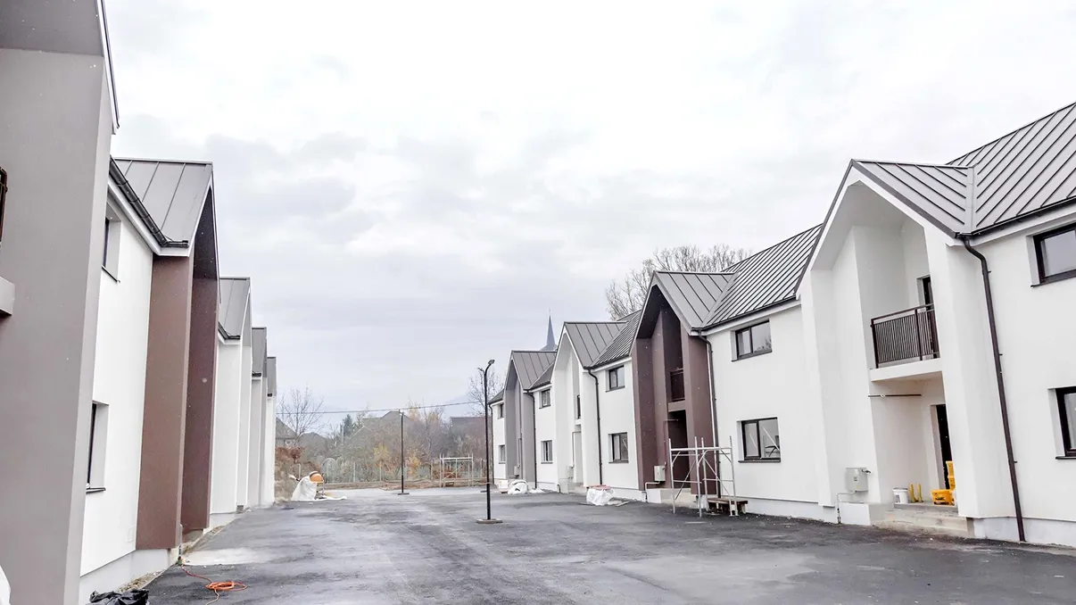 Un oraș din România a introdus amenzi dure pentru casele fără număr afișat