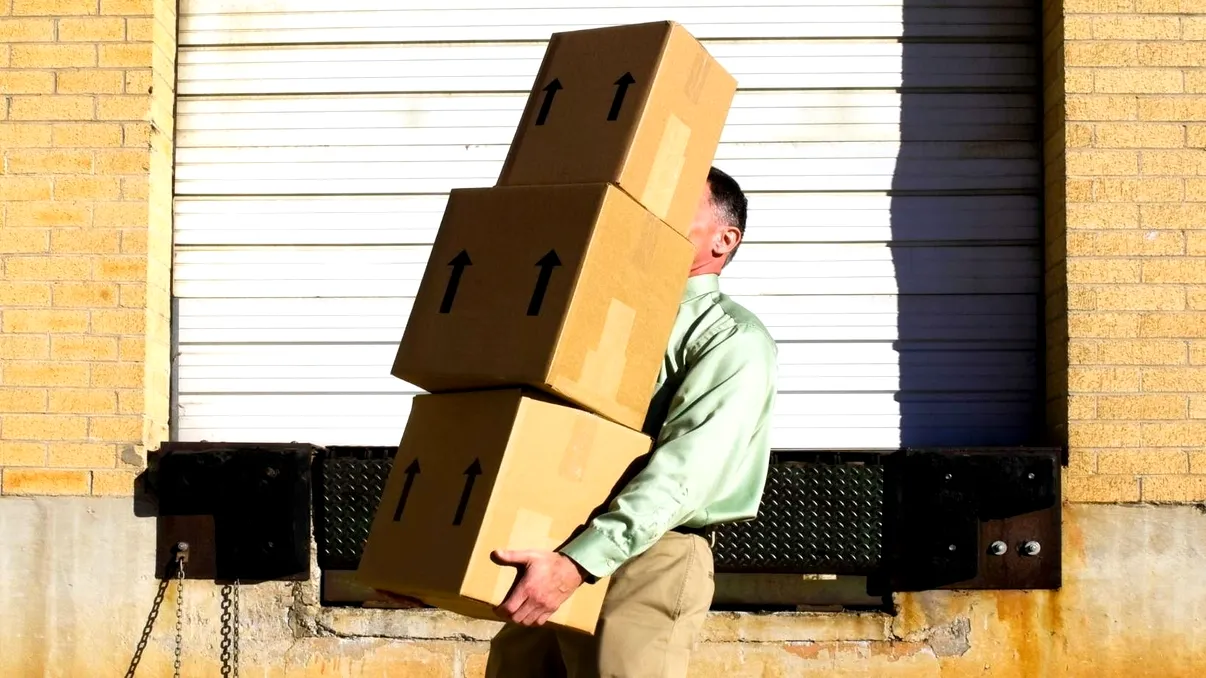 Suprataxare cu încă 15 lei, pe lângă cea de 25 de lei aplicată de la jumătatea anului pentru comenzile online: decizie discutată la Bruxelles