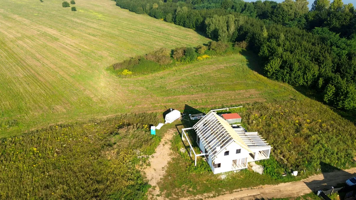 Construirea casei pe un teren donat. Cadrul legal şi ce se poate întâmpla dacă donaţia este atacată