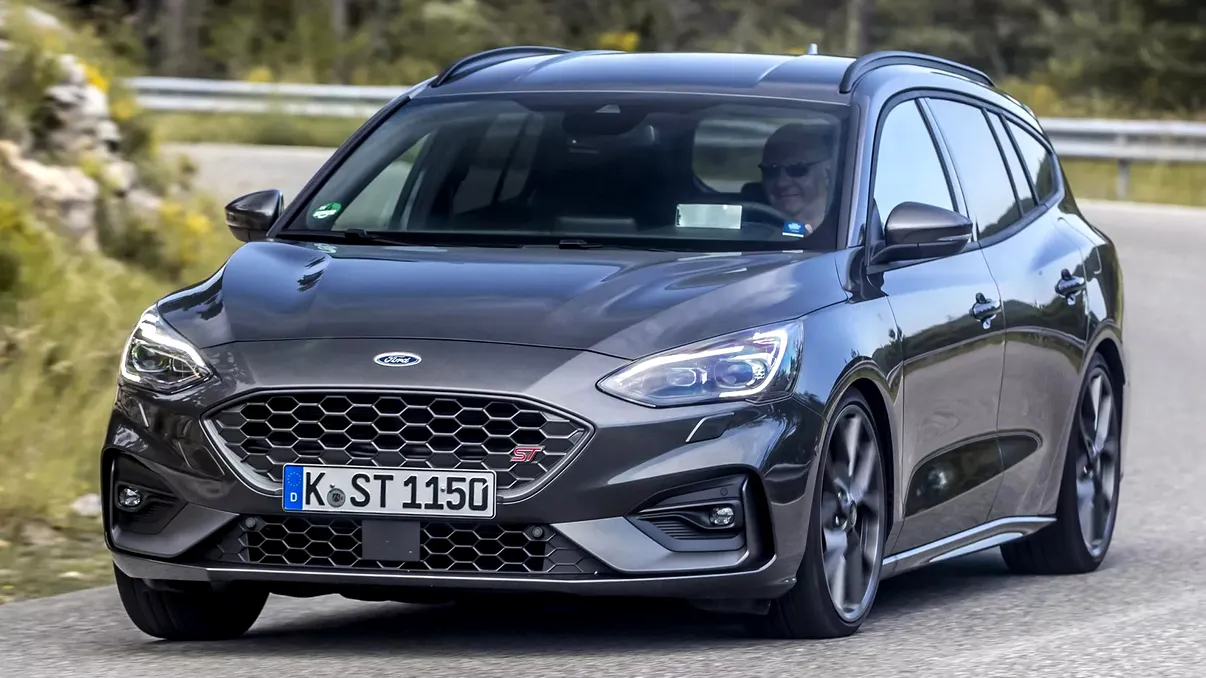 Ford ieftinește piese pentru mașinile vechi în Europa, dar șoferii americani rămân pe dinafară