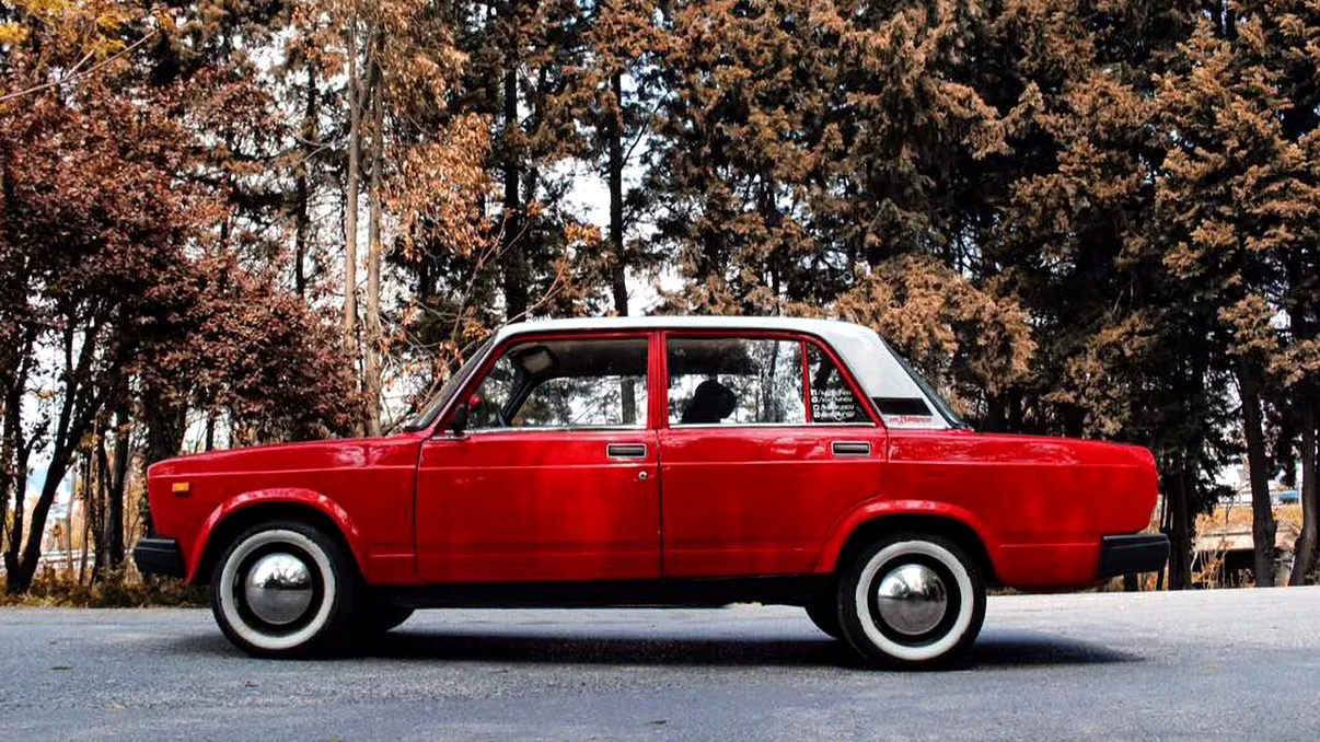 Se schimbă legea pentru românii care cumpără o mașină second-hand. Cum se plătește impozitul auto, cine și până când