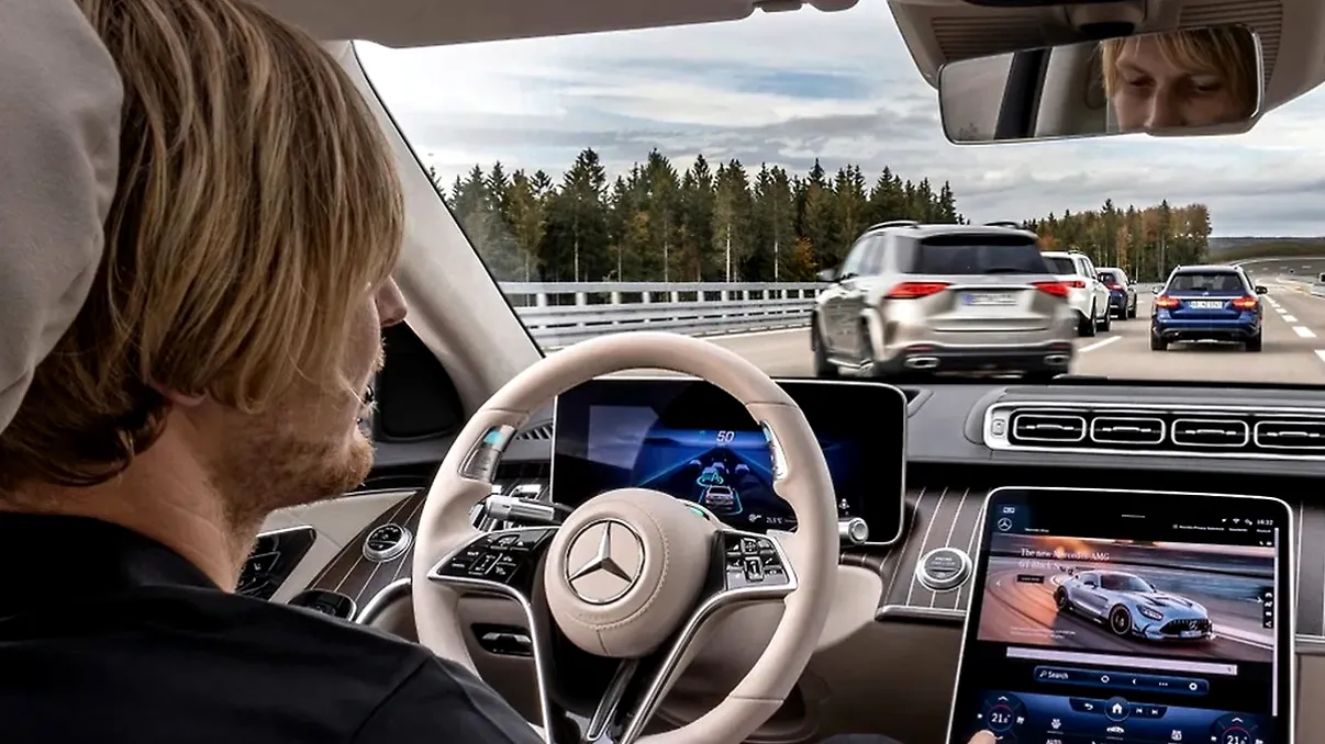 General Motors brevetează schimbarea benzii după direcția privirii. Cum funcționează