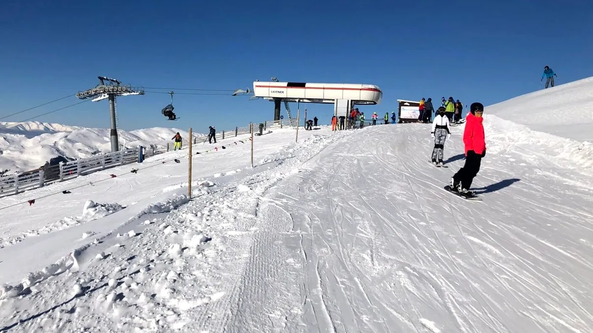 Probleme la pârtiile din Sinaia. Nu se vând cartele skipass: 