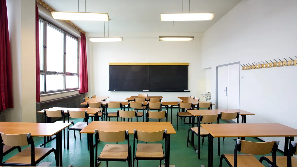 Lista şcolilor închise din cauza vremii. Zeci de unităţi de învăţământ au suspendat cursurile UPDATE