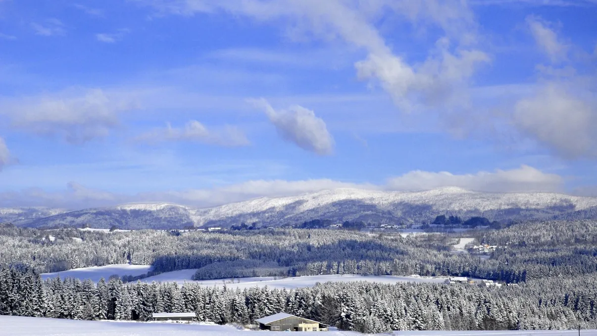 Gerul ajunge în România. Jumătate din ţară este sub cod galben de frig, zonele în care va şi ninge