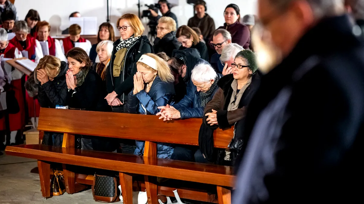 Elveția declară zi de doliu național după tragedia din Crans-Montana. 40 de morți și 119 răniți