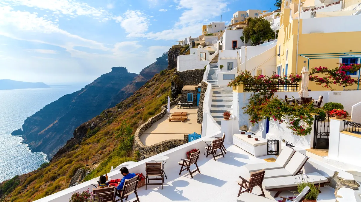 Salarii în hotelurile de 5 stele din Grecia: ce posturi sunt disponibile și pentru români