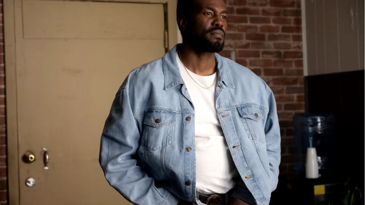 „Omul Minune” pe Disney+: noul serial Marvel care face haz de Hollywood. De ce să vezi Wonder Man