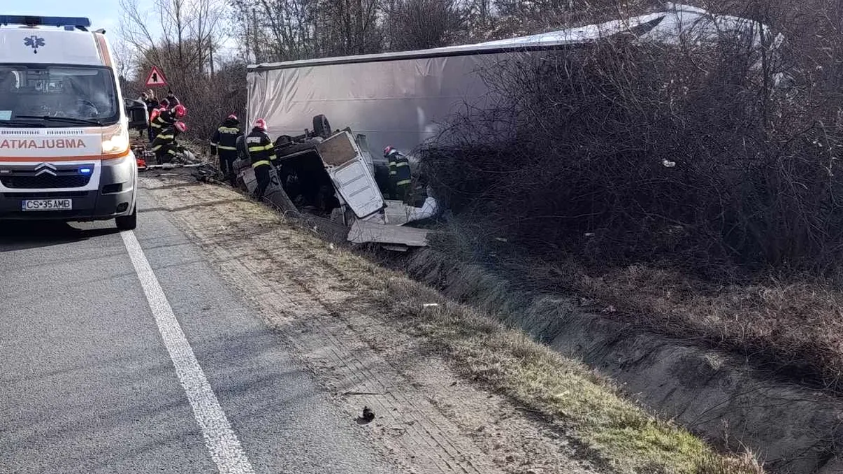 Accident grav pe șoseaua pe care au murit suporterii PAOK. Trei oameni au murit. În coliziune au fost implicate mai multe vehicule