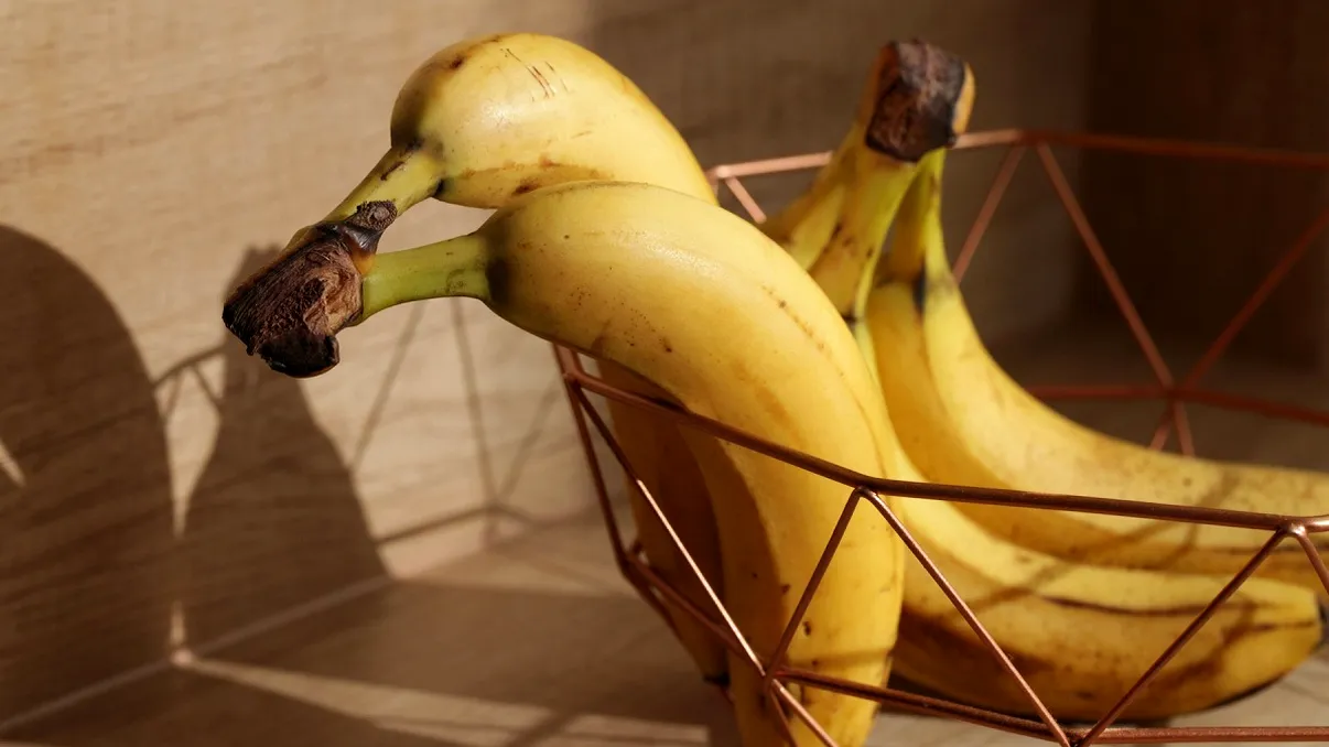Bananele nu se mai înnegresc: obiectul din bucătărie care le menține proaspete două săptămâni