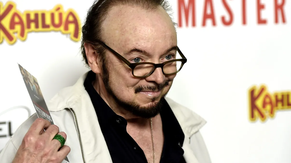 Bud Cort, protagonistul filmului „Harold și Maude”, a murit la 77 de ani