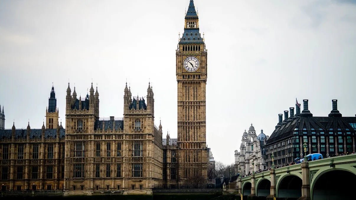 Cât costă și cum se obține Autorizaţia Electronică de Călătorie, obligatorie pentru românii care călătoresc în Marea Britanie