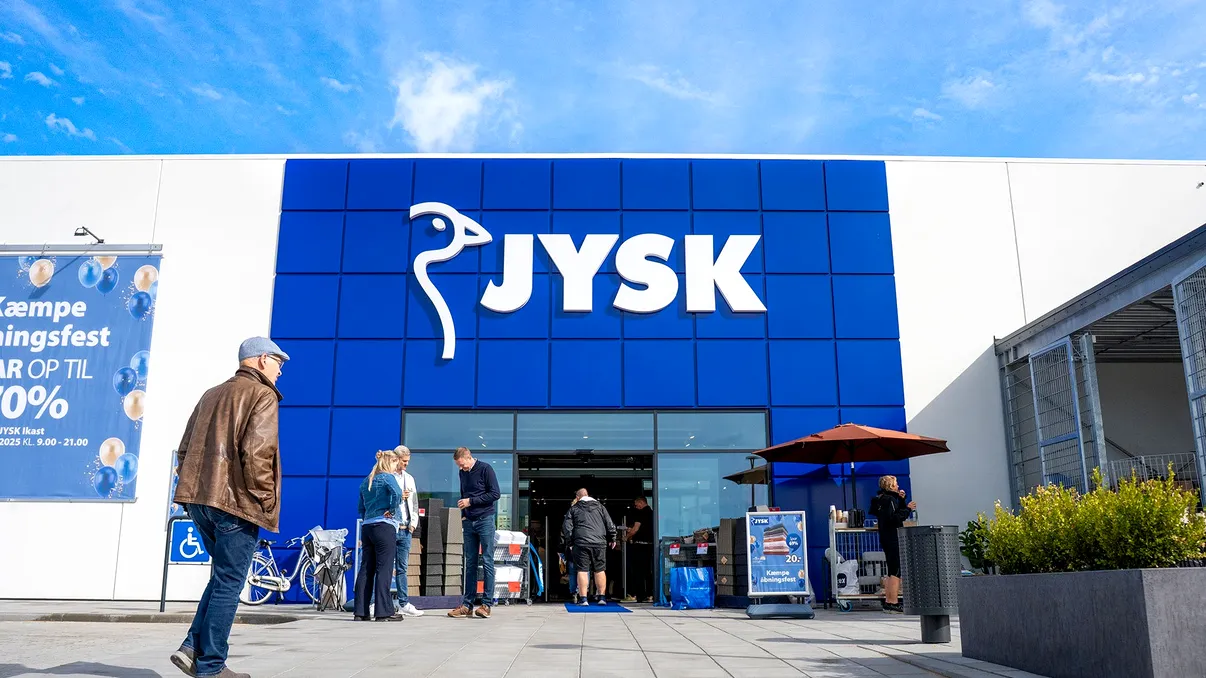 Ce salariu are un asistent vânzări la JYSK în 2026. Lista completă a beneficiilor pentru angajați