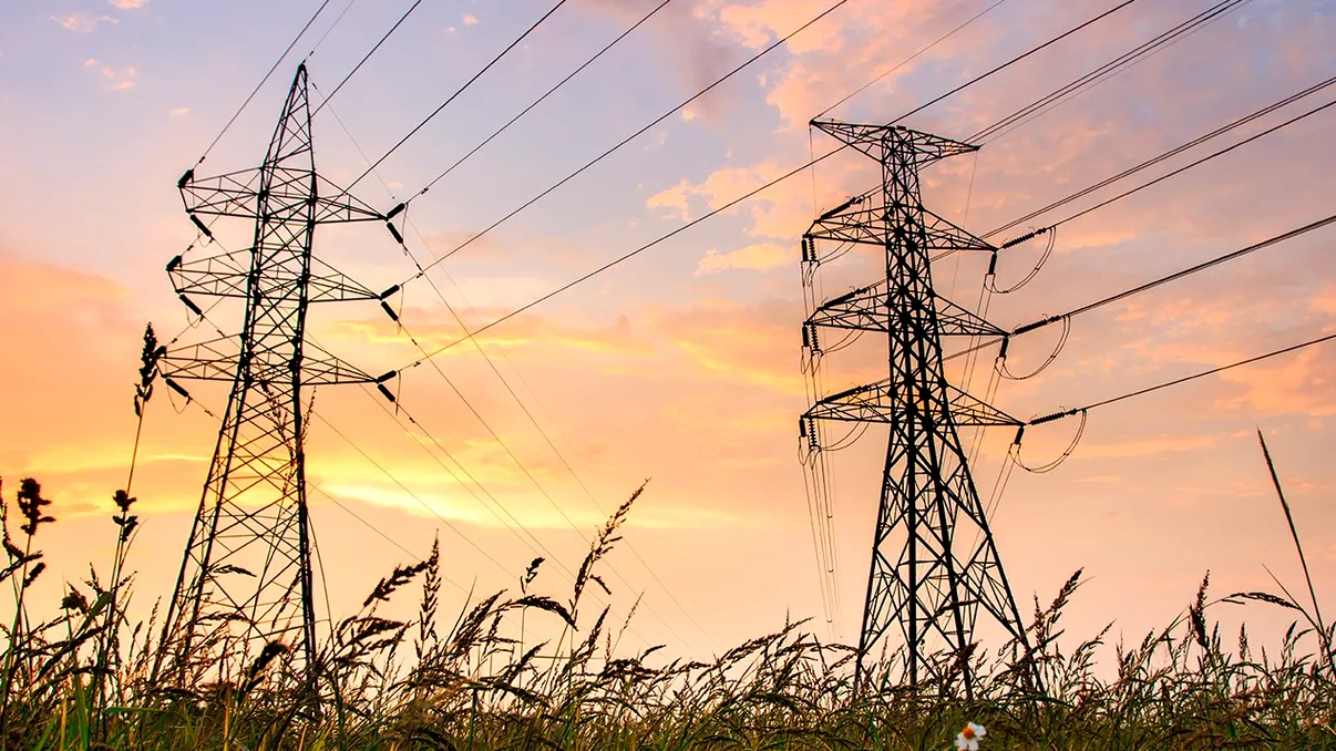 Concurență pe piața energiei. O mare companie din energie reduce prețul curentului aproape de 1 leu/kWh pentru a-și păstra clienții