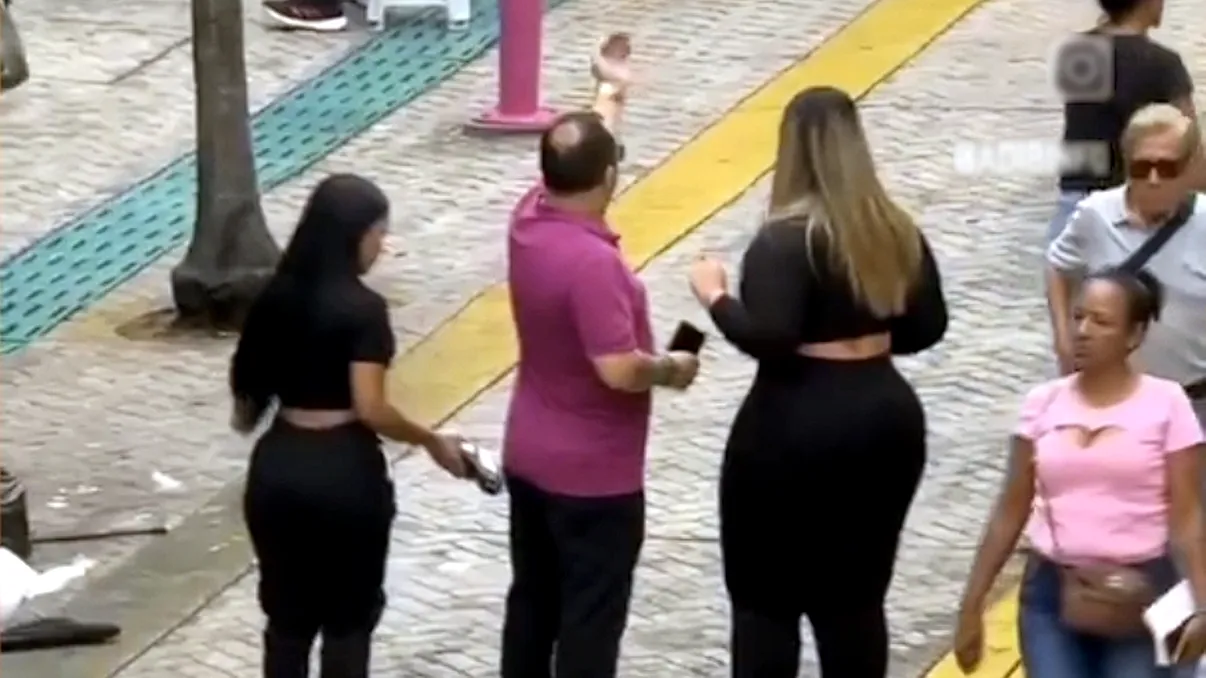 Furtul de pe cardul bancar cu POS pe stradă: cât e realitate și cât e legendă urbană