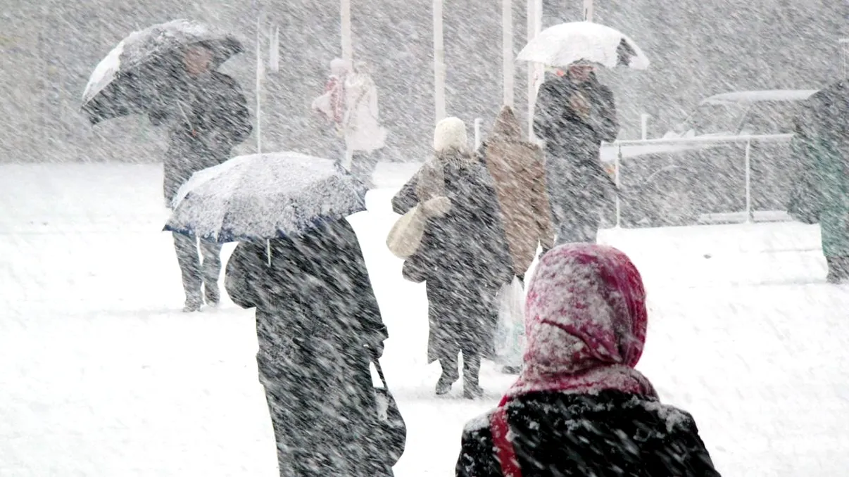 Un nou val de ninsori în București. În restul țării, temperaturile cresc peste normal până la finalul lui martie. Prognoza, actualizată de ANM