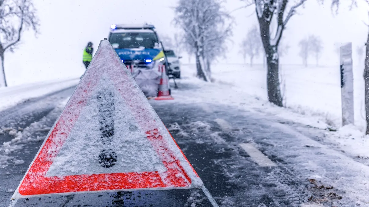 Măsuri de urgență anunțate de DSU, în contextul viscolului şi ninsorilor abundente prognozate pentru Bucureşti şi 12 judeţe