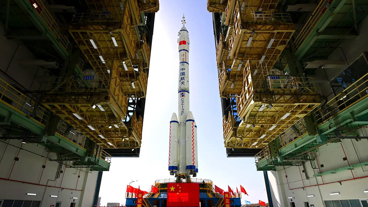 China dezvăluie megaproiectul unui portavion spațial: 242 de metri lungime, 684 de metri lățime și 120.000 de tone