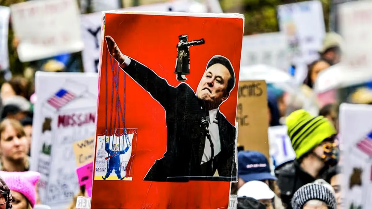 Algoritmul din X al lui Elon Musk favorizează conținutul conservator și reduce vizibilitatea știrilor din presa tradițională, arată un experiment cu aproape 5.000 de conturi