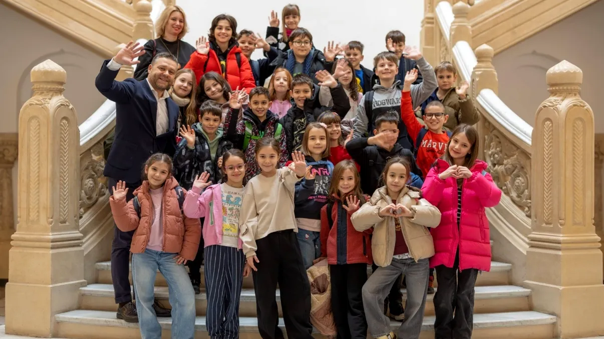 Primăria Capitalei, deschisă pentru copii. Elevii de clasa a II-a de la Colegiul German Goethe, în vizită