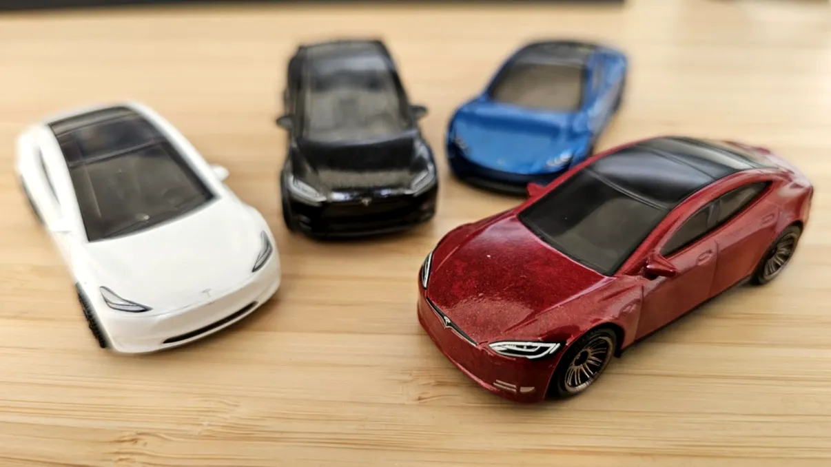 Căți șoferi de Tesla plătesc pentru funcțiile de conducere autonomă, Full Self Driving. Procentul dintre șoferi este o rușine pentru Elon Musk