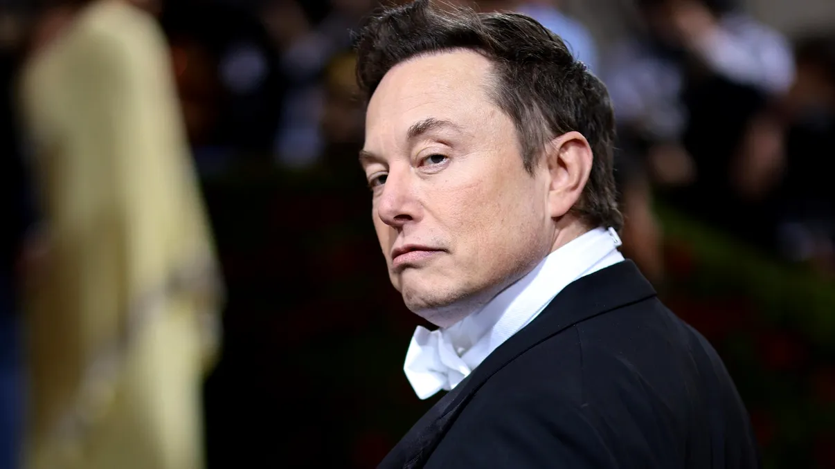 Elon Musk depășește 800 de miliarde de dolari și intră într-o ligă istorică: fuziunea SpaceX-xAI schimbă economia globală