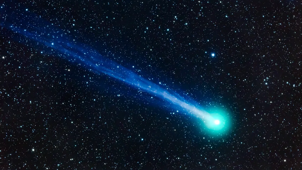 Cometa C/2026 A1 ar putea deveni vizibilă ziua: spectacol rar sau dispariție înainte de apogeu