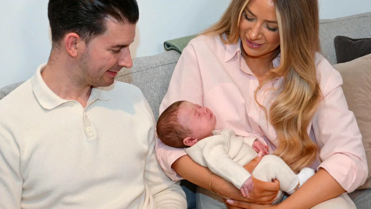 Primul copil născut după un transplant de uter de la un donator decedat marchează un moment istoric în medicină