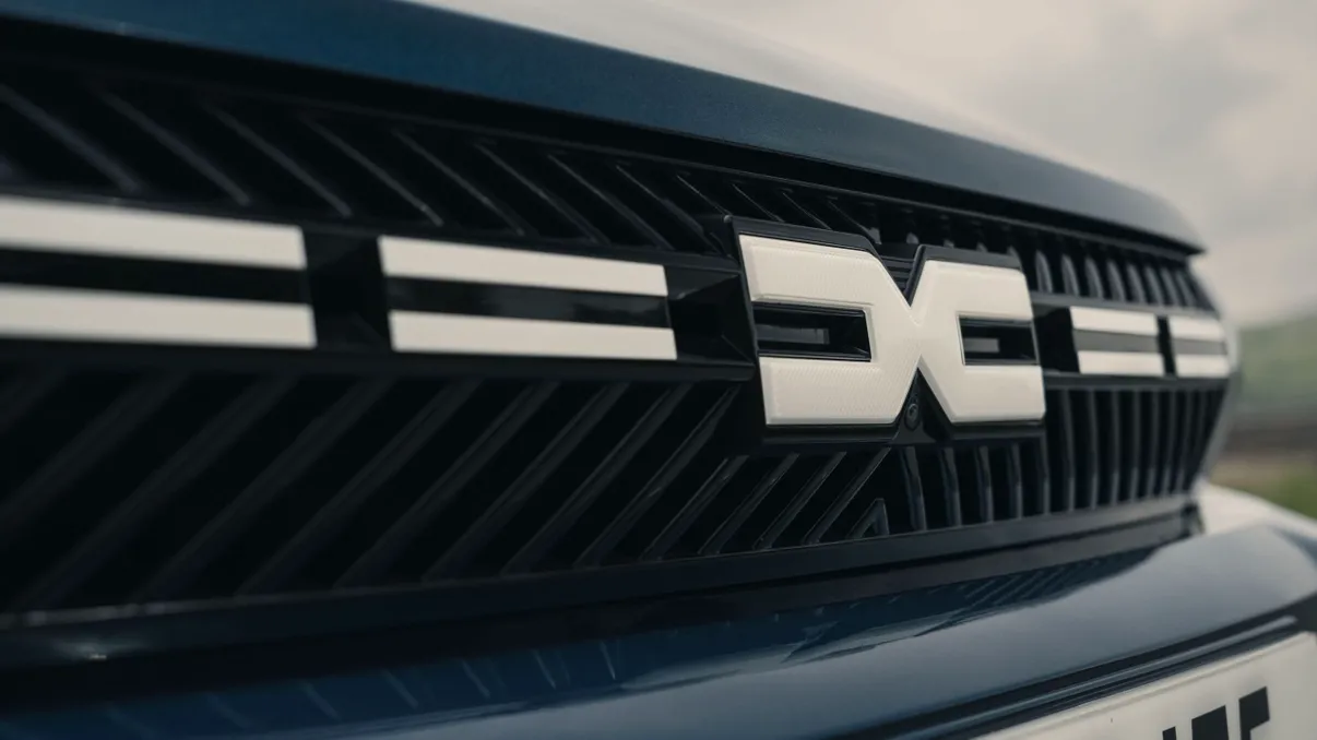 Viitorul model compact Dacia se îndepărtează de Mioveni: ce înseamnă mutarea de greutate spre Bursa