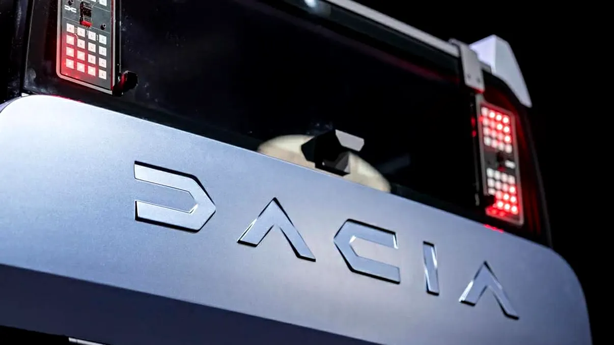 Dacia care ia fața Tesla și Volkswagen în Europa, mașina electrică de 15.000 de euro care va face valuri în orașele României și în afară