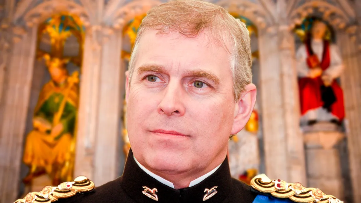 Detalii mai puțin cunoscute fostul prinț Andrew. Fratele Regelui Charles a fost mereu oaia neagră a Familiei Regale