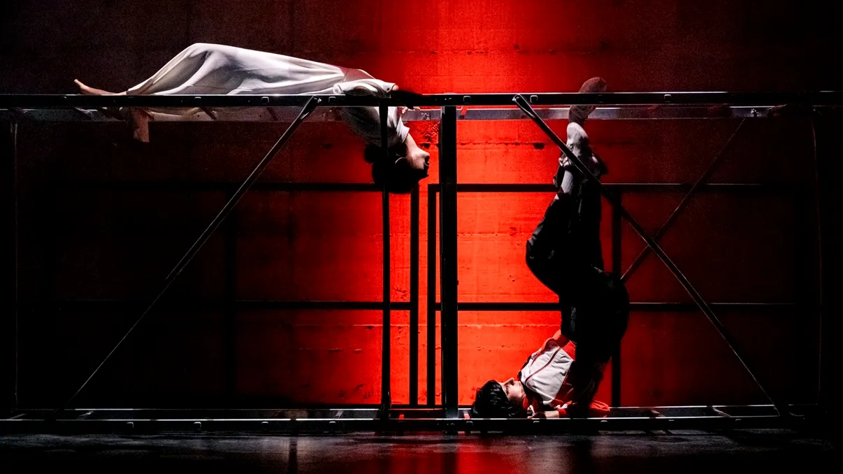 „5+3=9”, spectacolul care transformă o inaugurare într-o declarație despre comunitate. De ce trebuie să-l vezi la Teatrul Grivița 53