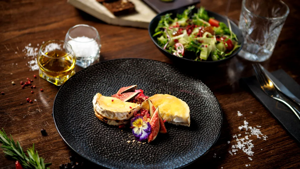 Cinci feluri de mâncare pe care să nu le comanzi la restaurant. Preţul lor este mereu exagerat