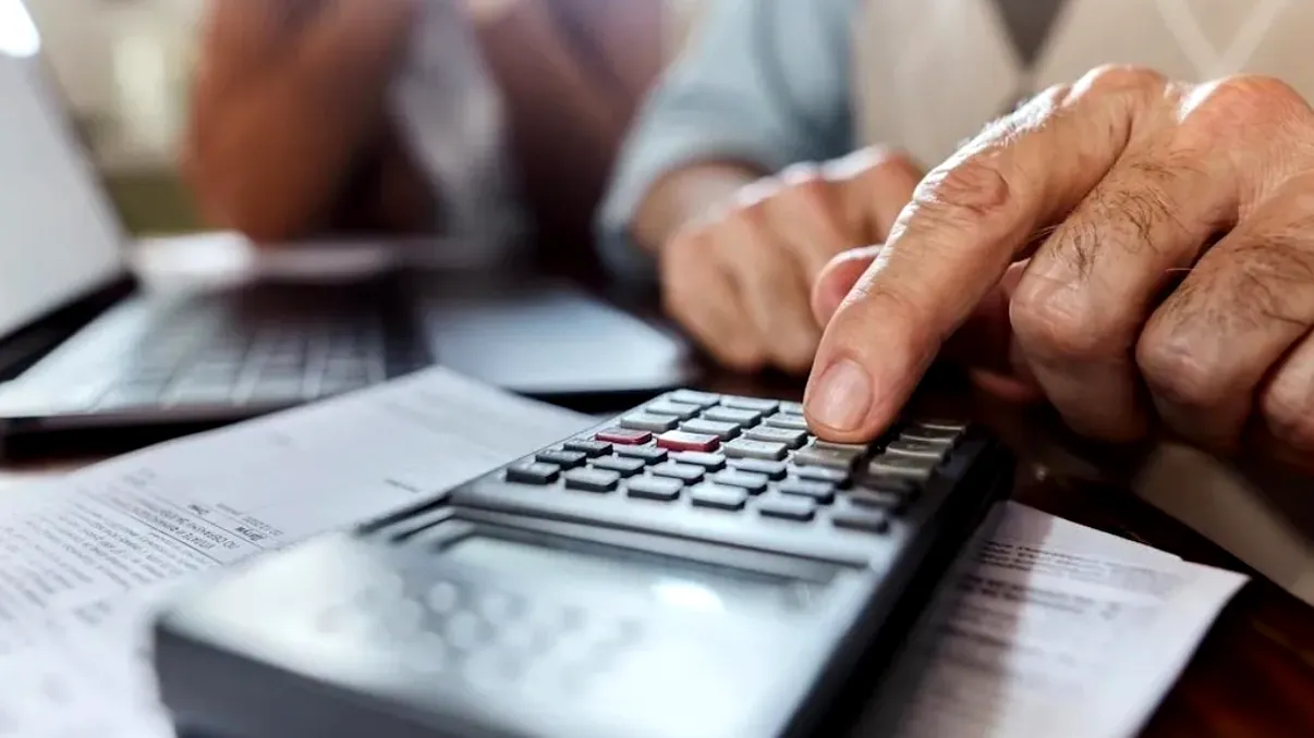 Pensia pentru limită de vârstă 2026. Cine poate ieși la pensie anul acesta