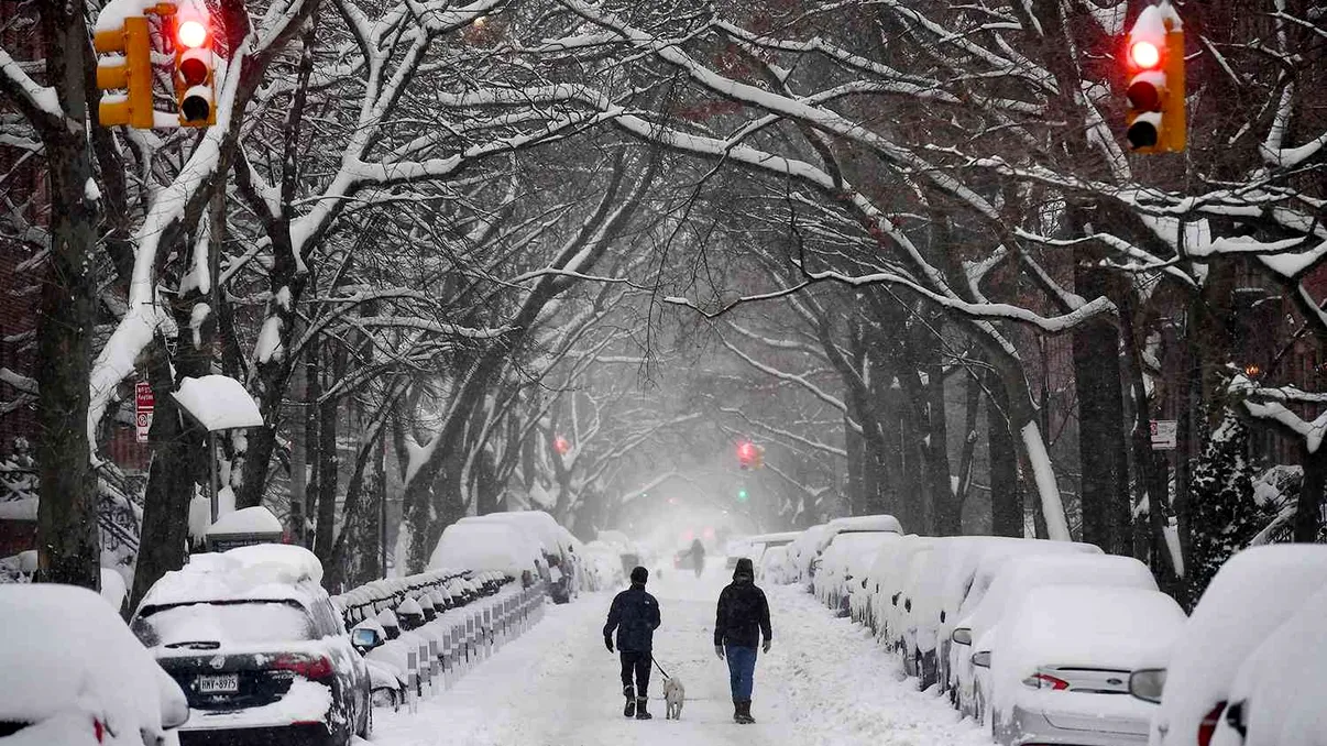 Primăvara 2026 va fi atipică. Meteorologii anunță frig și ninsori până în aprilie: efectele La Niña se resimt și în România