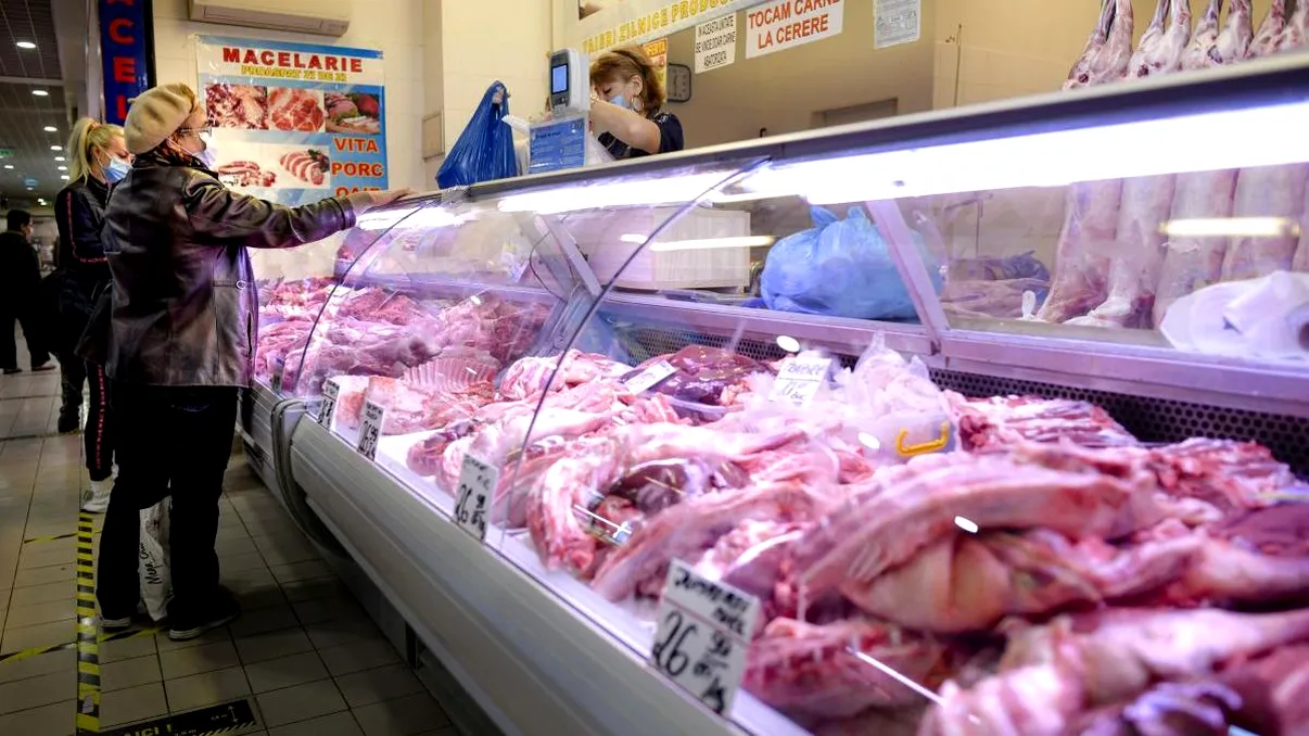 Cât plătești pentru un sfert de miel înainte de Paște. Diferențe mari între piață și supermarket