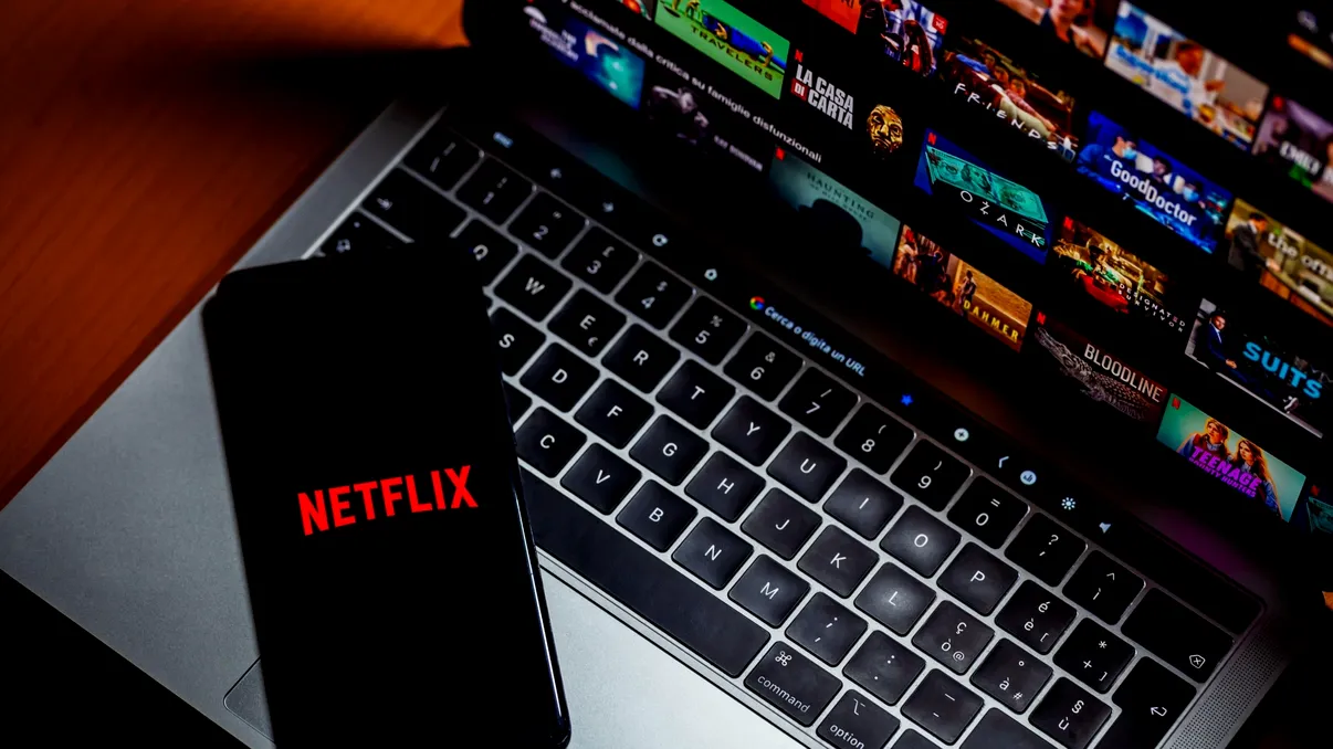 Parola nu mai e suficientă? Cum îți protejezi corect conturile de streaming