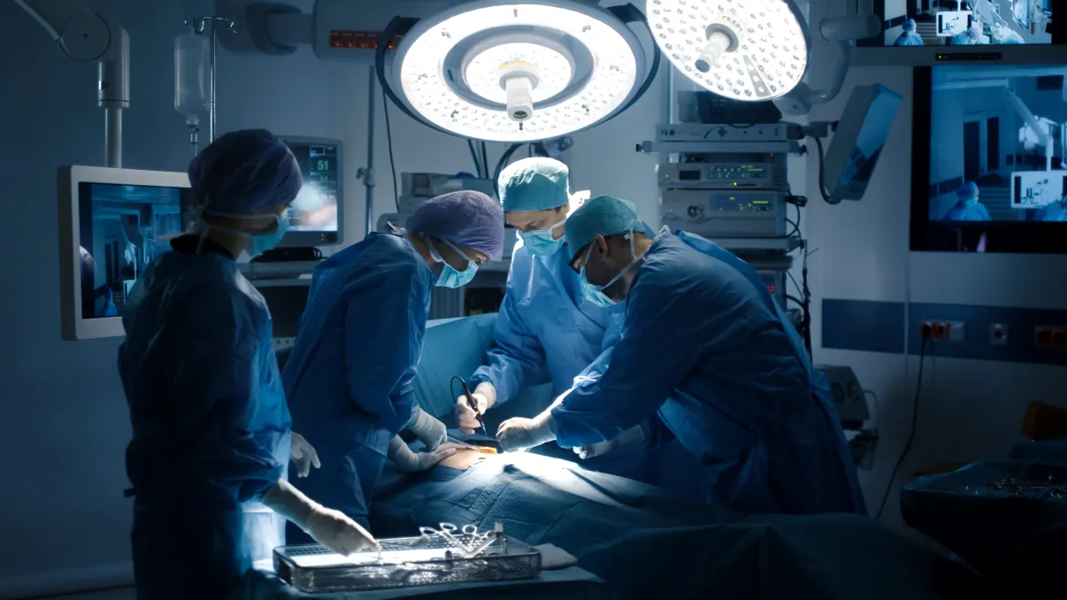Dr. Raluca Dinu, pneumolog MedLife: „Apneea în somn este o boală gravă, poate duce la moarte în somn”