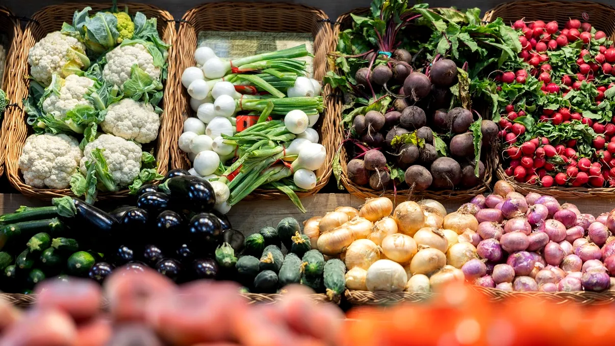 Leguma care a ajuns să coste în pieţe cât două kilograme de carne. E un adevărat lux pentru români, de ce s-a scumpit aşa mult