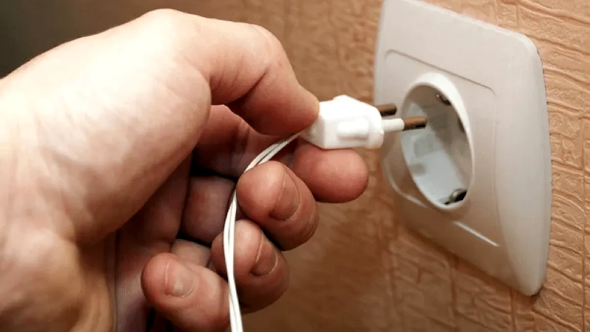 Nici frigiderul, nici cuptorul cu microunde. Aparatul care trebuie scos din priză neapărat în timpul unei furtuni