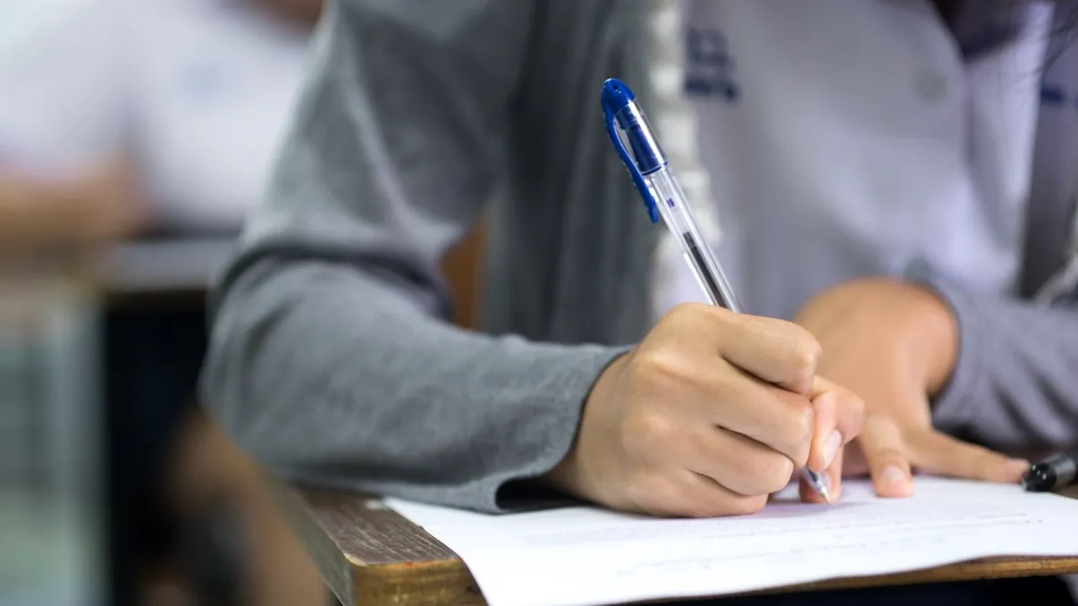 Simulare BAC 2026: a început proba la Matematică sau Istorie. Elevii au 3 ore pentru rezolvare