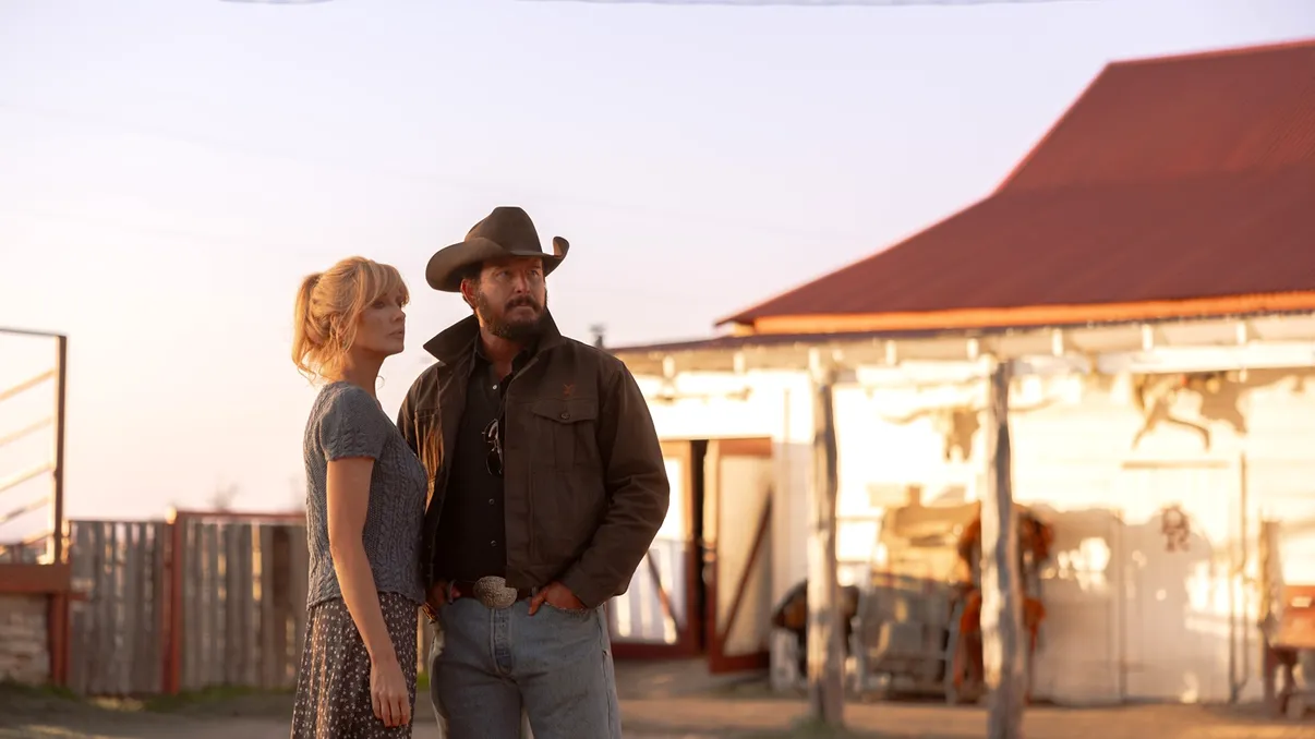 Beth și Rip se întorc: Serialul Dutton Ranch de pe SkyShowtime aduce o nouă bătălie pentru putere în universul Yellowstone