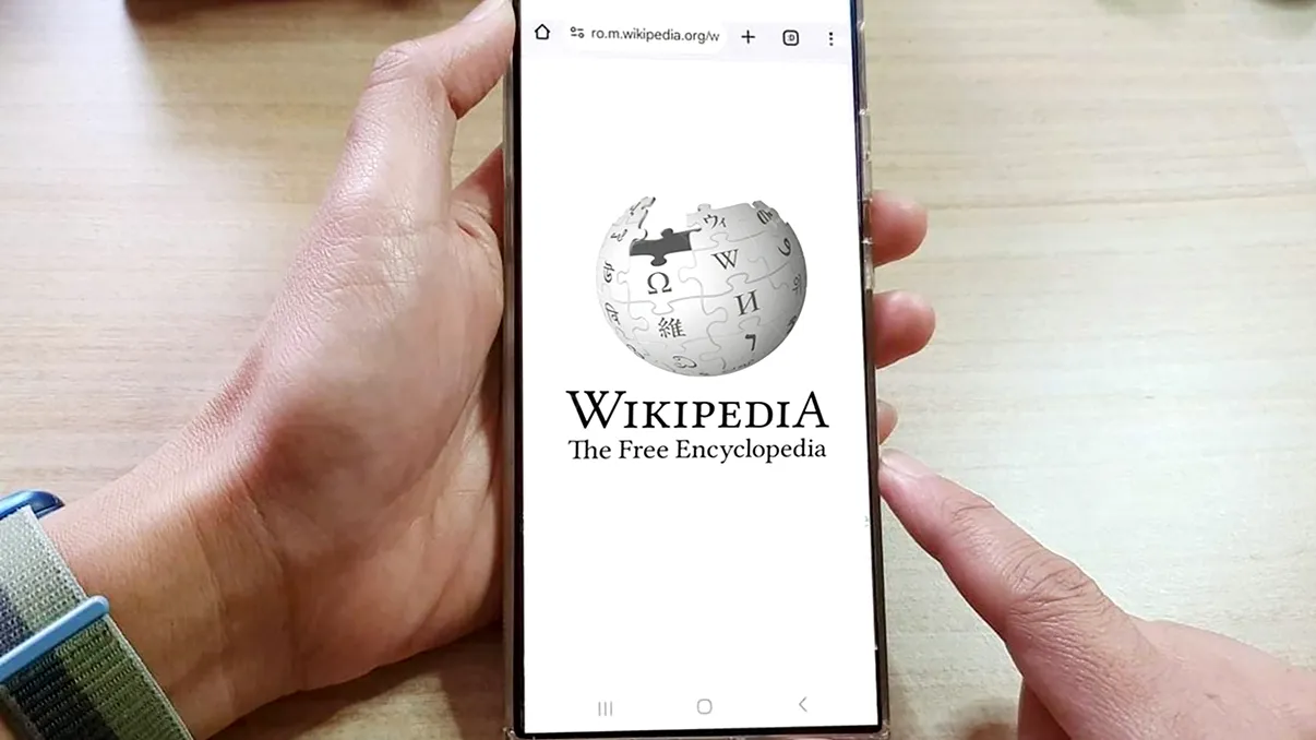 Wikipedia interzice textele scrise cu ajutorul AI, cu două excepții