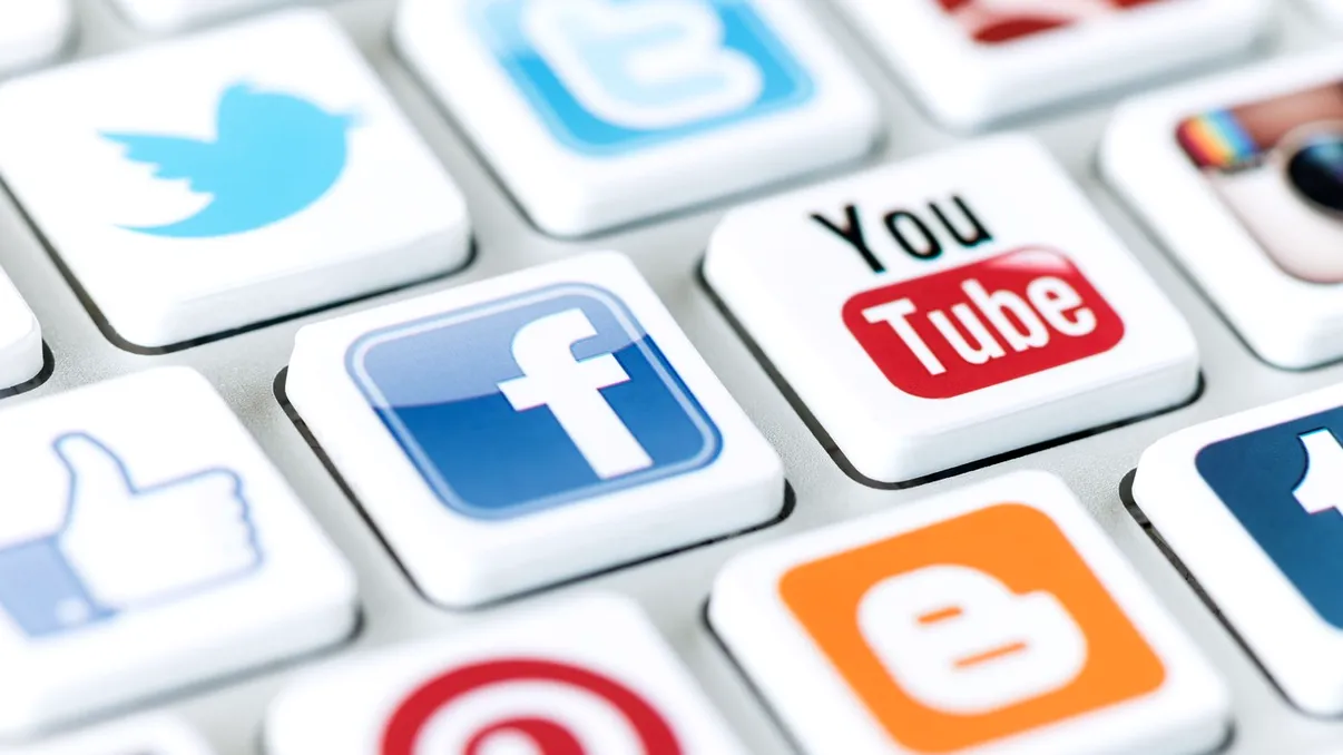 Unii utilizatori YouTube se plâng că le-ar fi dispărut like-urile la clipuri. Ce se întâmplă, de fapt