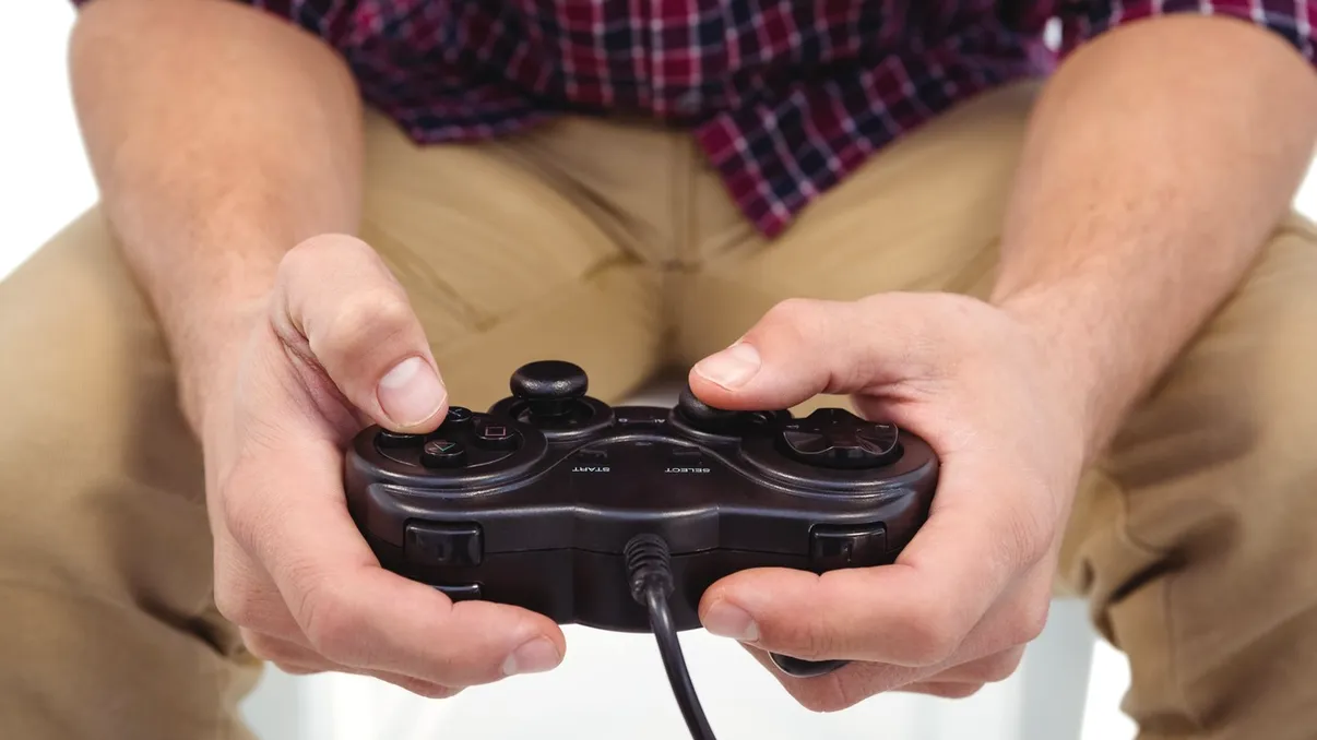 Un joc important renunță la unele voci generate de AI și revine la actori reali