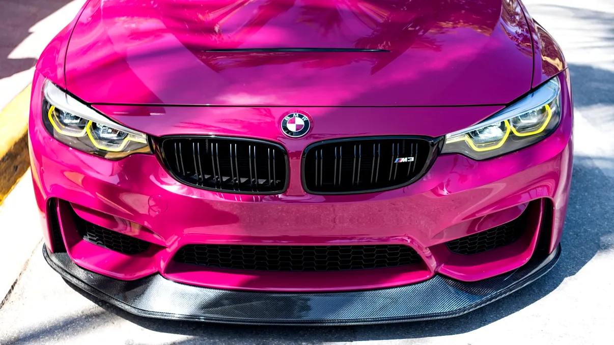 Instanța respinge tentativa de a obliga BMW și Mercedes-Benz să renunțe la mașinile pe benzină până în 2030