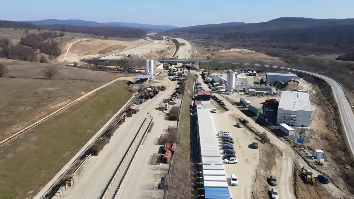 Șantierul record din România: cum lucrează UMB și Euro Asfalt non-stop la lotul Margina – Holdea