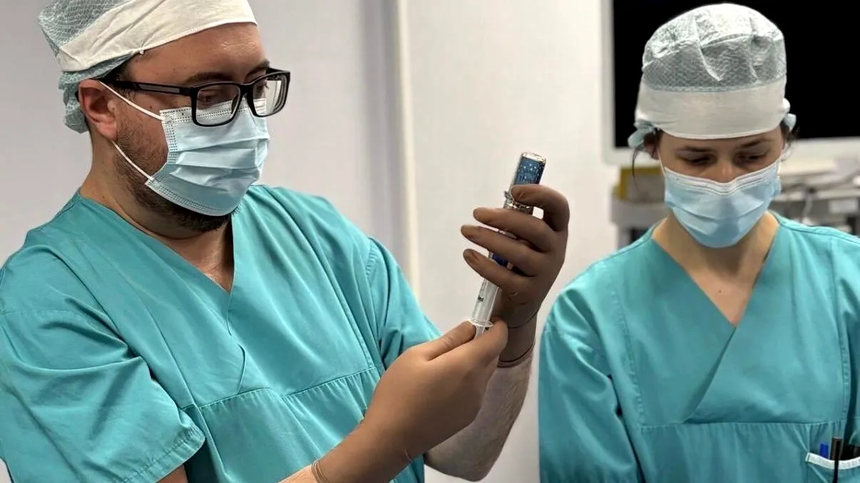Premieră la Sibiu: o procedură modernă folosită la MedLife Polisano ajută pacienții să tolereze mai bine radioterapia în cancerul de prostată