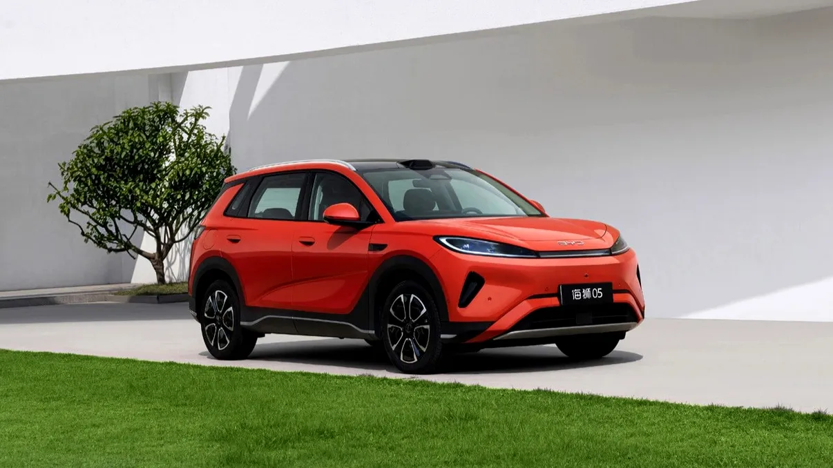 BYD a lansat un SUV electric care pare mai scump decât este în realitate și aici începe problema pentru rivali